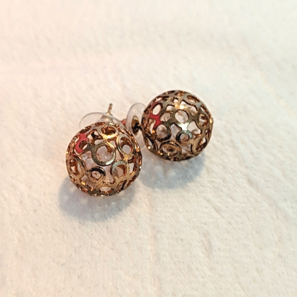 3/20$ Fashion Golden Earring